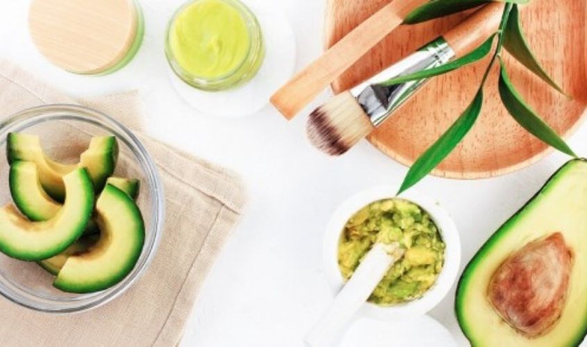 Làm mặt nạ dầu oliu và bơ