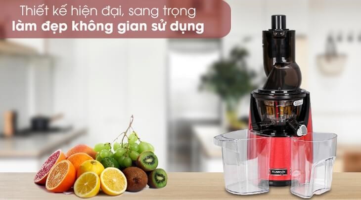 Máy ép chậm Kuvings EVO820 sở hữu thiết kế màu đỏ đen sang trọng, hiện đại