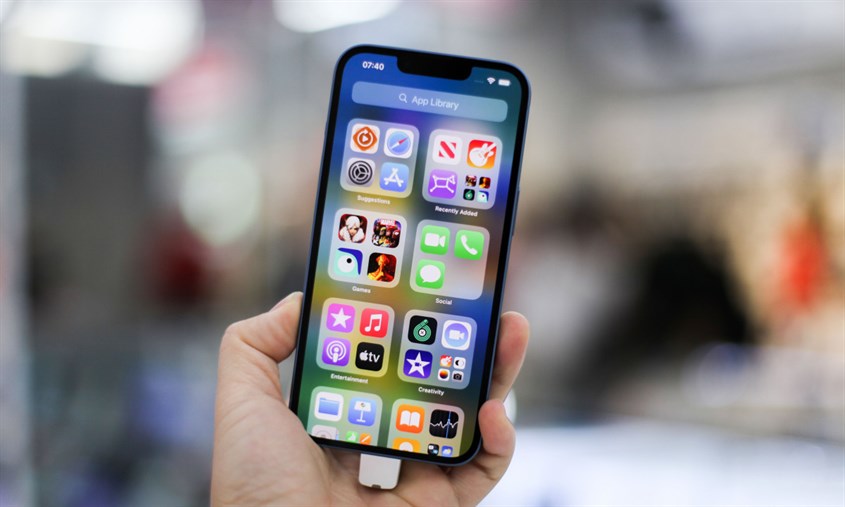 iPhone 14 Plus sở hữu kích thước màn hình lên tới 6.7 inch rộng rãi iPhone 14 Plus sở hữu kích thước màn hình lên tới 6.7 inch rộng rãi