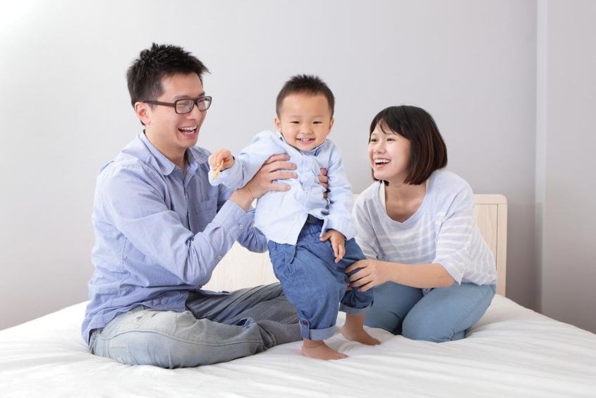 Cha mẹ phát triển khả năng sáng tạo cho trẻ