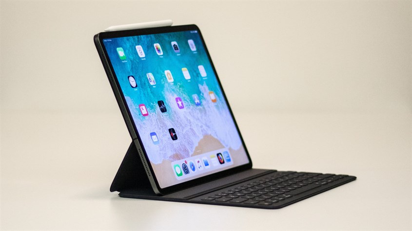iPad Pro (2018) có ngoại hình hoàn toàn lột xác so với các phiên bản tiền nhiệm