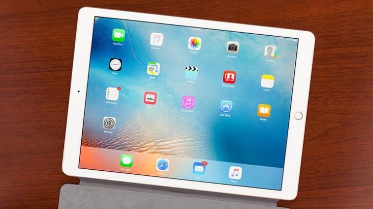 iPad Pro 12.9 (2015) là dòng máy tính bảng Pro đầu tiên của Apple