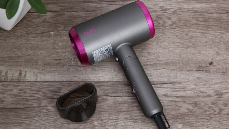 Máy sấy tóc AVA được làm từ chất liệu cao cấp, an toàn, có khả năng sấy nhanh