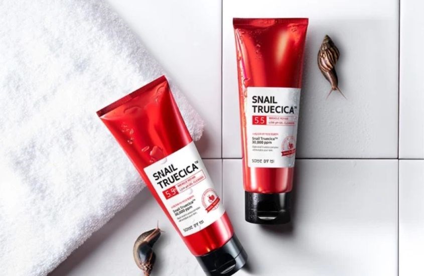 Sữa rửa mặt Some By Mi Truecica Miracle Repair Low pH ốc sên có bao bì màu đỏ