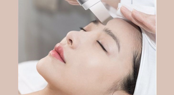 Sử dụng máy tẩy tế bào chết thường xuyên giúp làn da trắng sáng và đều màu