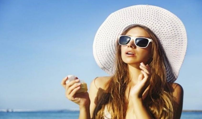 Ra ngoài ngay khi vừa thoa kem chống nắng
