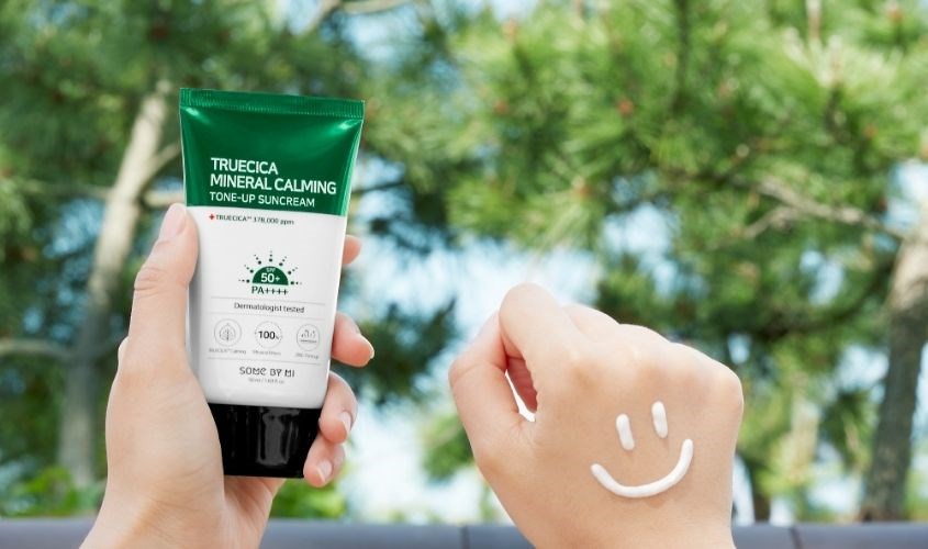 Kem chống nắng làm dịu và dưỡng sáng Some By Mi Truecica Mineral Calming SPF 50+ PA++++ 50 ml