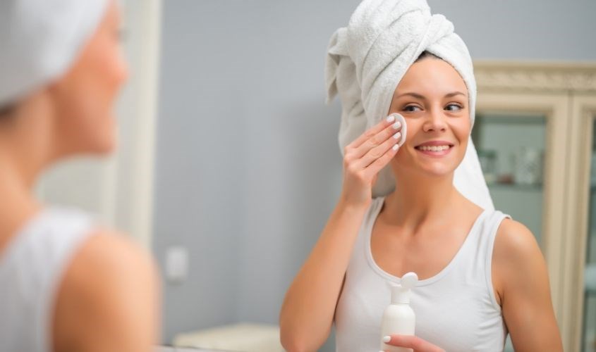 Đảm bảo da luôn sạch sẽ trước khi sử dụng kem dưỡng