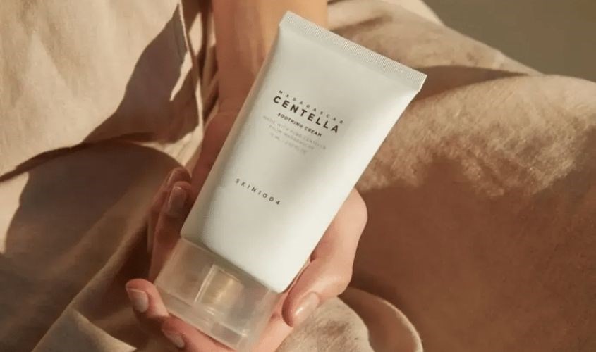 Kem dưỡng ẩm chiết xuất Rau Má Skin1004 Madagascar Centella Soothing 75 ml