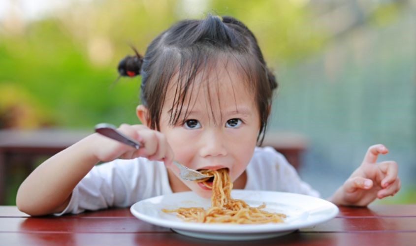 Sốt cà chua có dạng tuýt nhỏ gọn, tiện lợi nên dễ dàng bảo quản và mang theo sử dụng