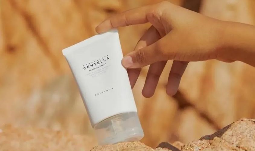 Kem dưỡng ẩm chiết xuất Rau Má Skin1004 Madagascar Centella Soothing 75 ml