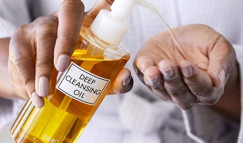 DHC là loại dầu tẩy trang được ưa chuộng nhất hiện giờ