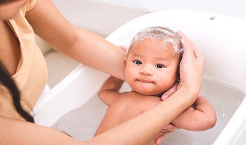 Chức năng tắm gội được kết hợp trong sản phẩm vừa tiện lợi và vừa tiết kiệm cho mẹ.