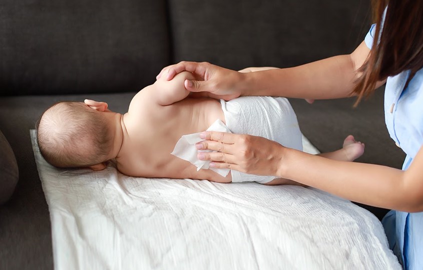 Chăm sóc trẻ bị hăm như thế nào