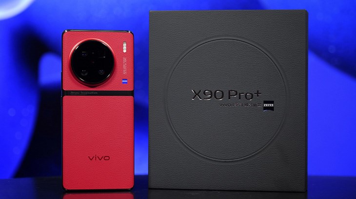 X90 Pro Plus phiên bản quốc tế sở hữu thiết kế độc đáo với cụm camera nổi bật ở mặt lưng