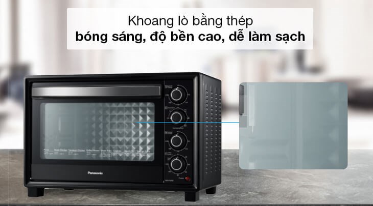 Khoang lò nướng Panasonic NB-H3203KRA 32 lít làm bằng thép bóng sáng giúp bạn nướng an toàn và dễ dàng vệ sinh sạch sẽ