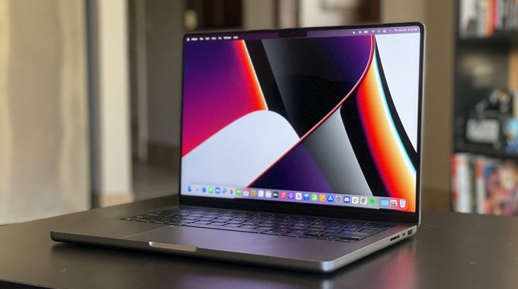 MacBook Pro M2 Max sở hữu màn hình Mini LED cho khả năng hiển thị sắc nét và sống động