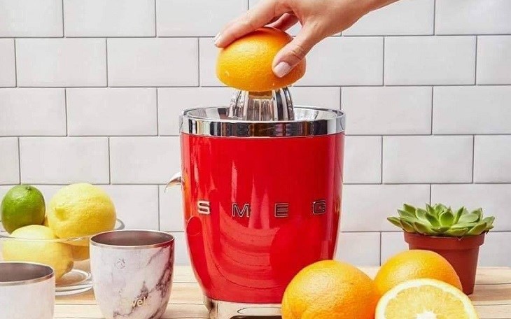 Máy vắt cam đem lại rất nhiều công dụng, tiết kiệm thời gian và công sức cho người dùng
