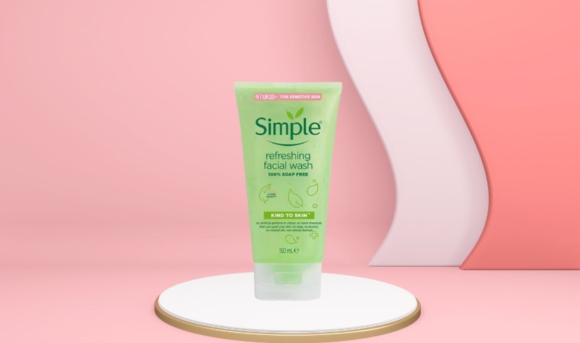 Sữa rửa mặt Simple Kind To Skin