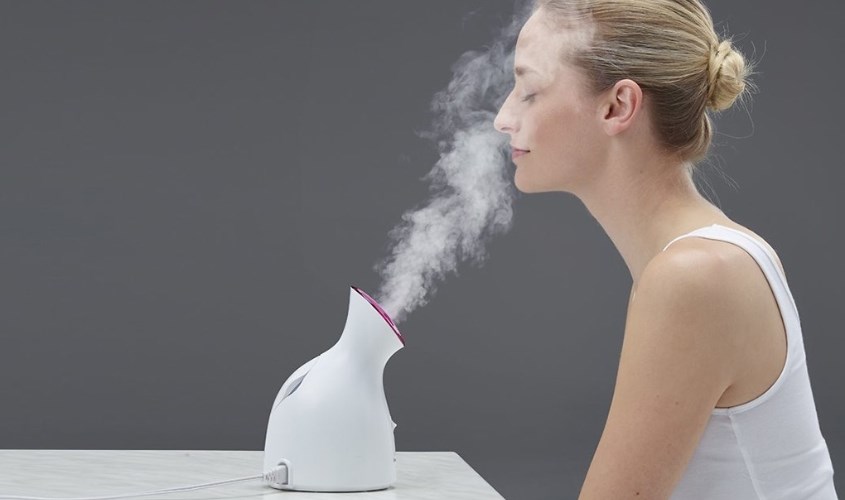 Xông hơi mặt giúp làm sạch sâu các cặn bã nhờn