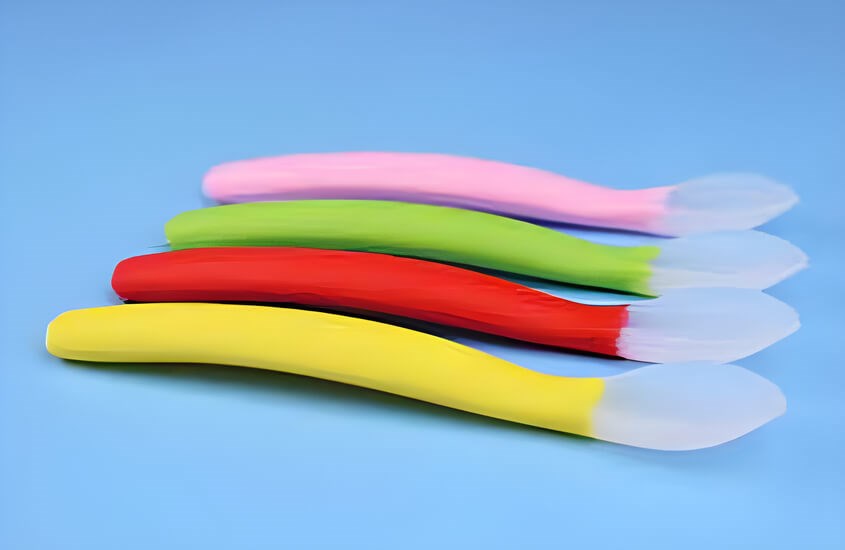 Muỗng ăn dặm cán dài với nhiều màu sắc