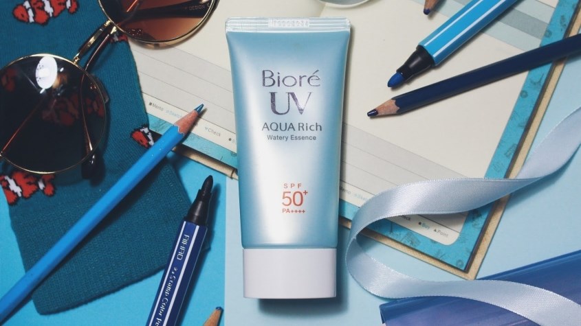 Kem chống nắng dành cho da khô Biore UV Aqua Rich Watery Essence SPF50+/ PA++++