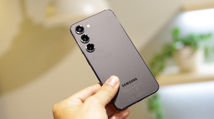 Samsung Galaxy S23 có thiết kế nguyên khối mỏng nhẹ và sang trọng