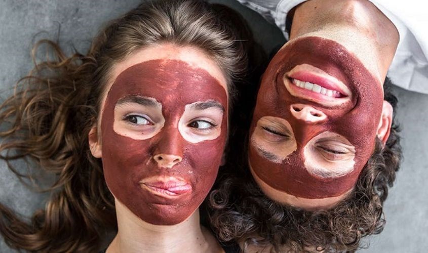 Mặt nạ đất sét tăng cường độ ẩm và giúp da sáng, đều màu hơn