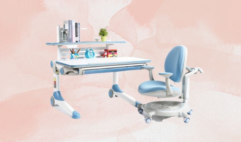 Bàn học có cấu tạo từ chất liệu nhựa có nhiều màu sắc đa dạng