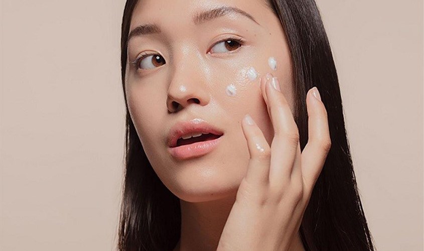 Cung cấp độ ẩm cho da giúp da mềm mịn và căng bóng