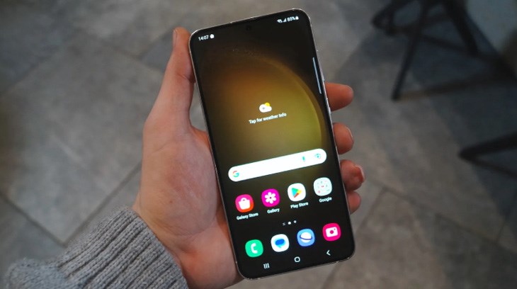 Galaxy S23 Plus và S22 Plus đều được trang bị màn hình Dynamic AMOLED 2X Full HD+, hiển thị cực nét Galaxy S23 Plus và S22 Plus đều được trang bị màn hình Dynamic AMOLED 2X Full HD+, hiển thị cực nét