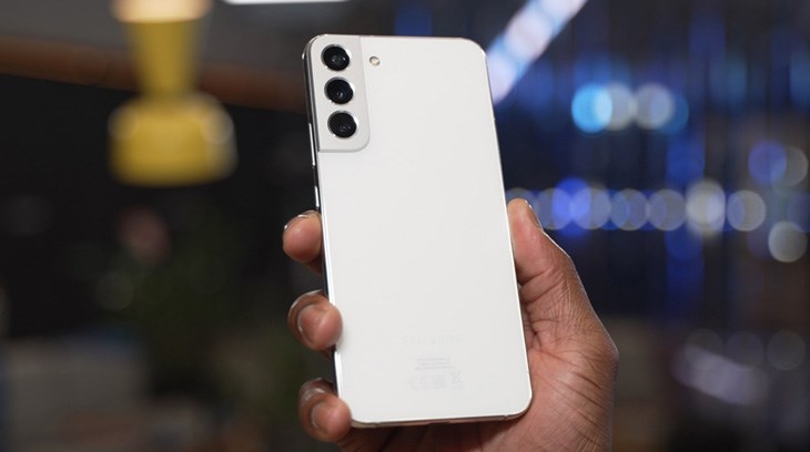 Điện thoại Galaxy S22+ có thiết kế nguyên khối thời thượng, không quá khác biệt so với S23+ Điện thoại Galaxy S22+ có thiết kế nguyên khối thời thượng, không quá khác biệt so với S23+