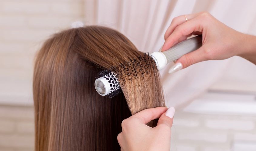 Làm cúp tóc bằng lược tròn