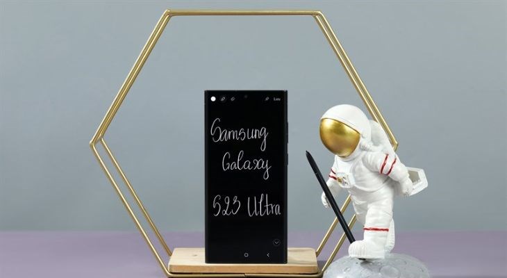 Bút cảm ứng S Pen giúp tăng trải nghiệm của người dùng trên Galaxy S23 Ultra