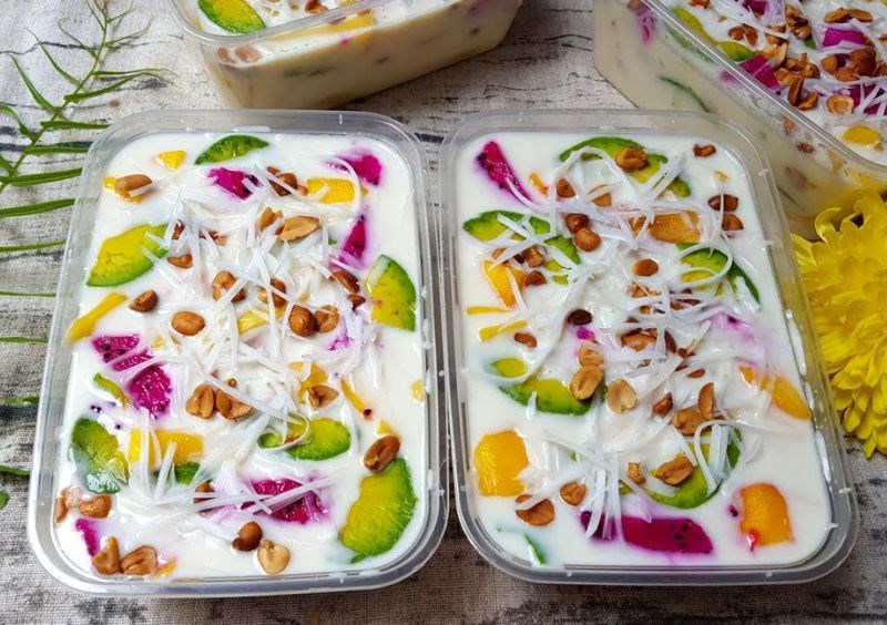 Kem sữa chua trái cây thơm ngậy mùi dừa