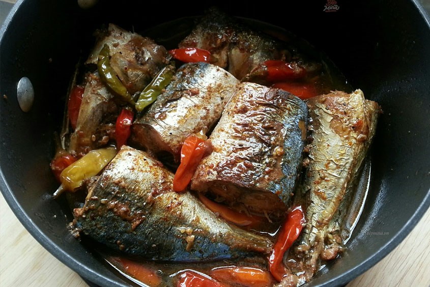 Cá bạc má kho cà chua hấp dẫn