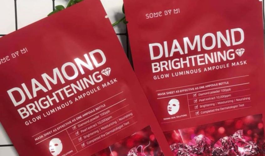 Mặt nạ giấy Ngọc Trai và bột Kim Cương dưỡng trắng da Some By Mi Diamond Brightening 25g