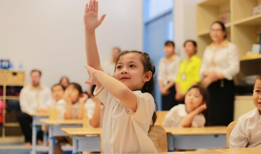 Khuyến khích con bộc lộ năng lực bản thân Cách dạy con của người Nhật có khó không