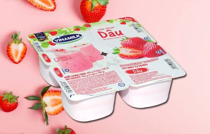 Lốc 4 hộp sữa chua trái cây Vinamilk vị dâu 100g