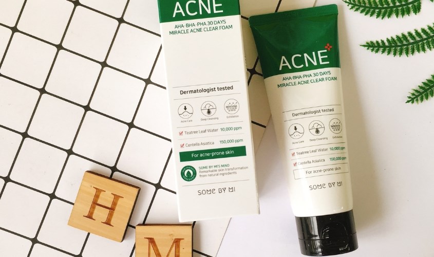 Sữa rửa mặt làm dịu da mụn Some By Mi AHA-BHA-PHA 30 Days Miracle 100 ml