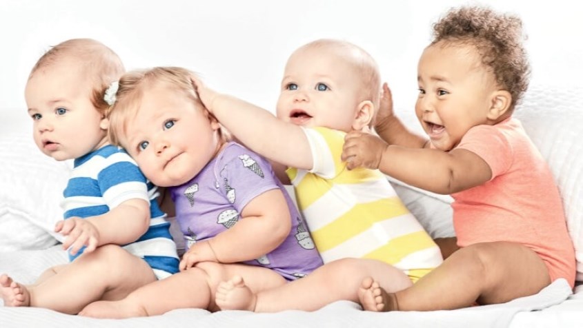 Mua vừa đủ đồ cho bé vì giai đoạn này bé nhanh lớn