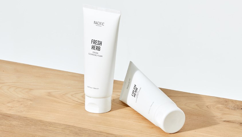 Sữa rửa mặt chiết xuất Hoa Cúc và Keo Ong Nacific Fresh Herb Origin 150 ml