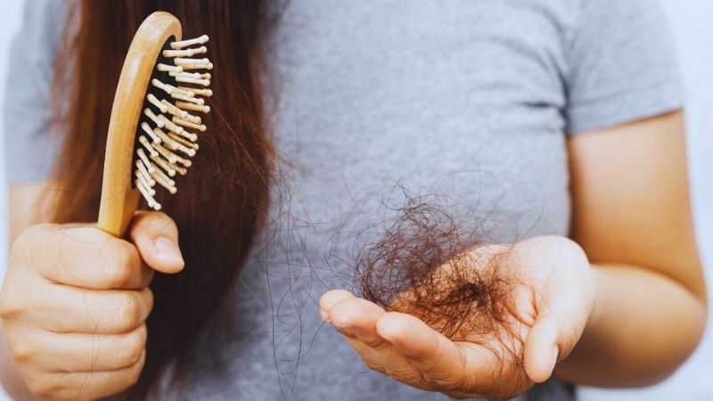 Ở giai đoạn tiền mãn kinh rất dễ dẫn tới tình trạng rụng tóc