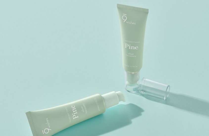 Kem dưỡng ẩm và thanh lọc da chiết xuất Lá Thông 9 Wishes Pine Treatment 50 ml