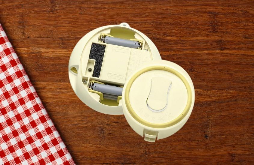 Hết pin hoặc chai pin có thể khiến cho lực máy hút sữa yếu đi 