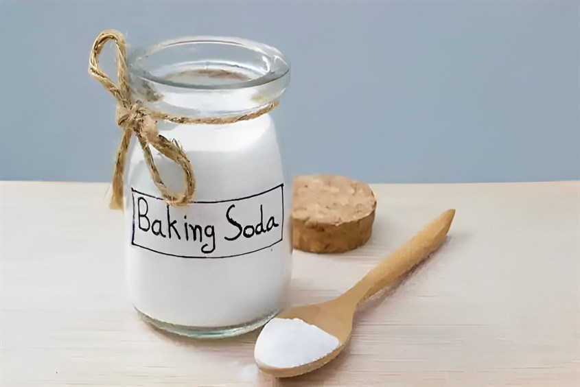 Dùng baking soda cũng là một cách lấy dằm cho bé
