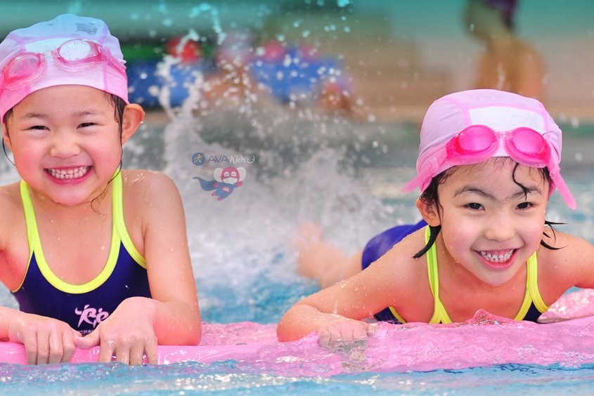 Khi chọn áo phao bơi cho bé, ba mẹ cần lưu ý về kích cỡ Khi chọn phao bơi cho bé, ba mẹ cần lưu ý về kích cỡ