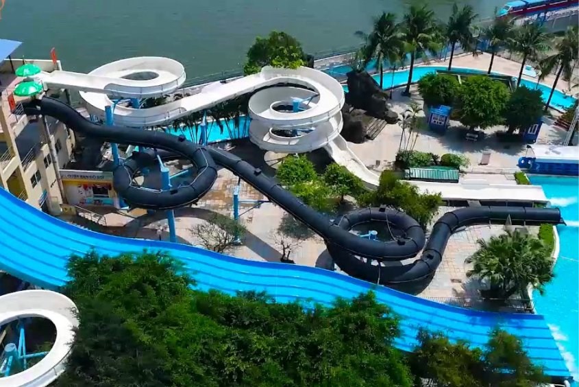 Công viên nước Hồ Tây cũng là địa điểm chơi lễ 30/4 tại Hà Nội được yêu thích Công viên nước Hồ Tây cũng là địa điểm chơi lễ 30/4 tại Hà Nội được yêu thích