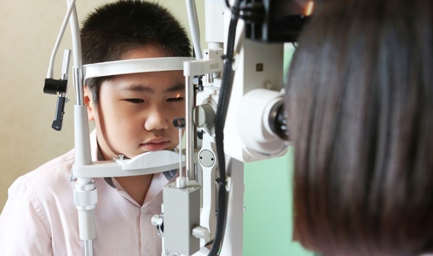 Kiểm tra thị lực định kỳ cho trẻ Cách cải thiện thị lực hiệu quả cho trẻ ngay tại nhà