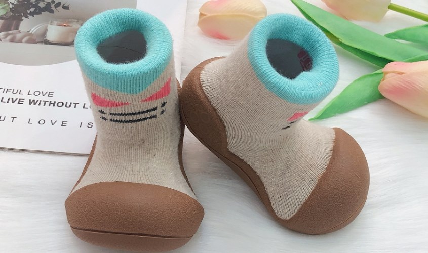 Giày tập đi Attipas